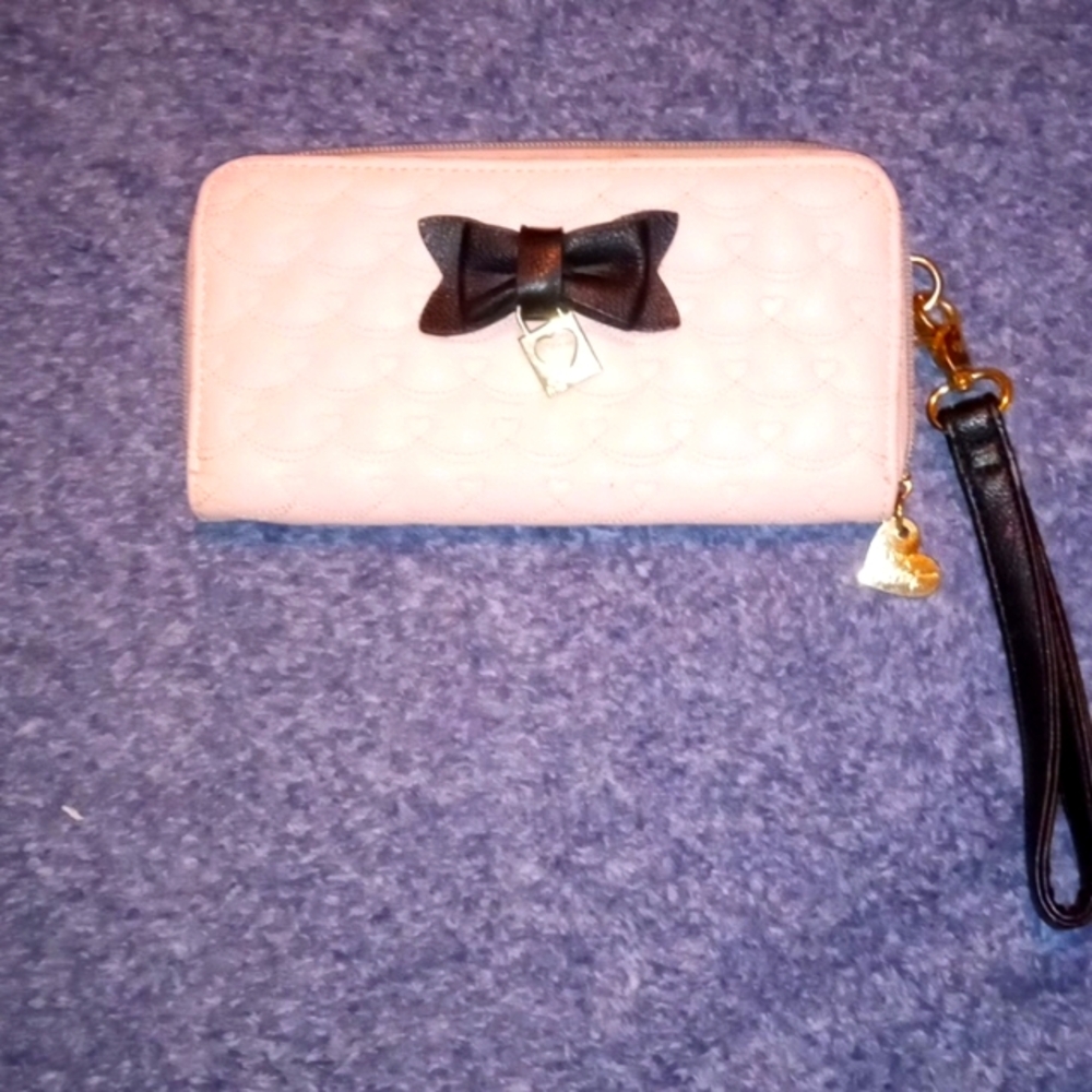 Betsy Johnson| Ladies | Black Bow Wallet